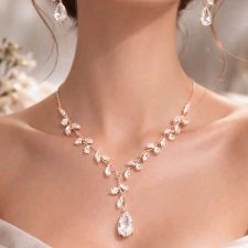 Why Senior Executives Are Investing in Luxury Personal Shopping Services Fine Jewellery Piece resize (1) (1)
